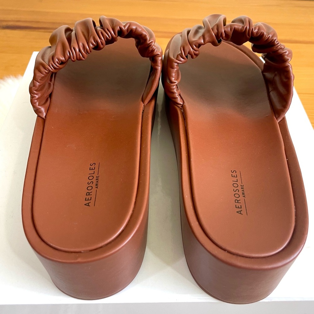 NWT, AEROSOLES Dada Sandals in Tan, New in box - Picture 5 of 12